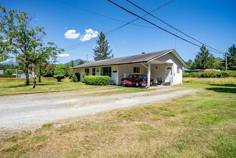 25792 DEWDNEY TRUNK ROAD - photo 1 of 29