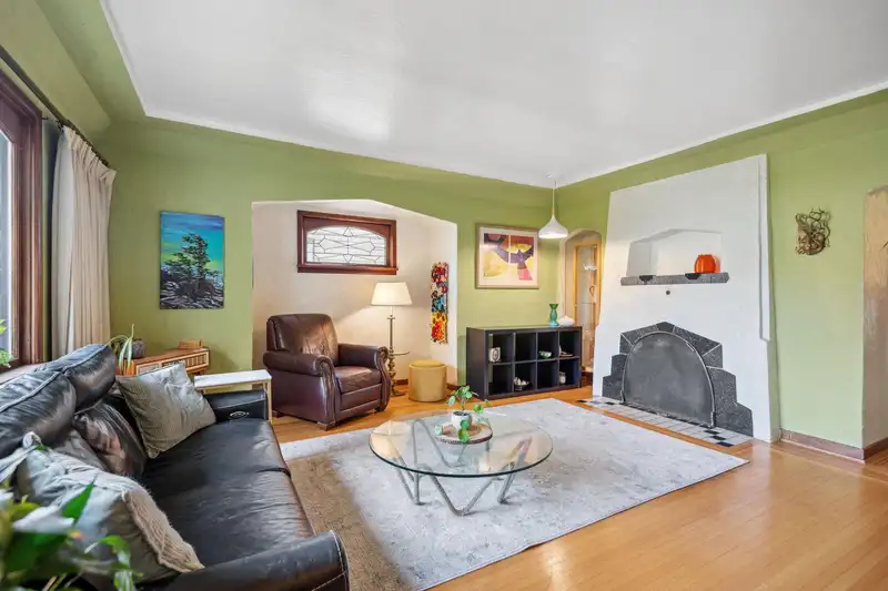 1216 EDINBURGH STREET - photo 4 of 40