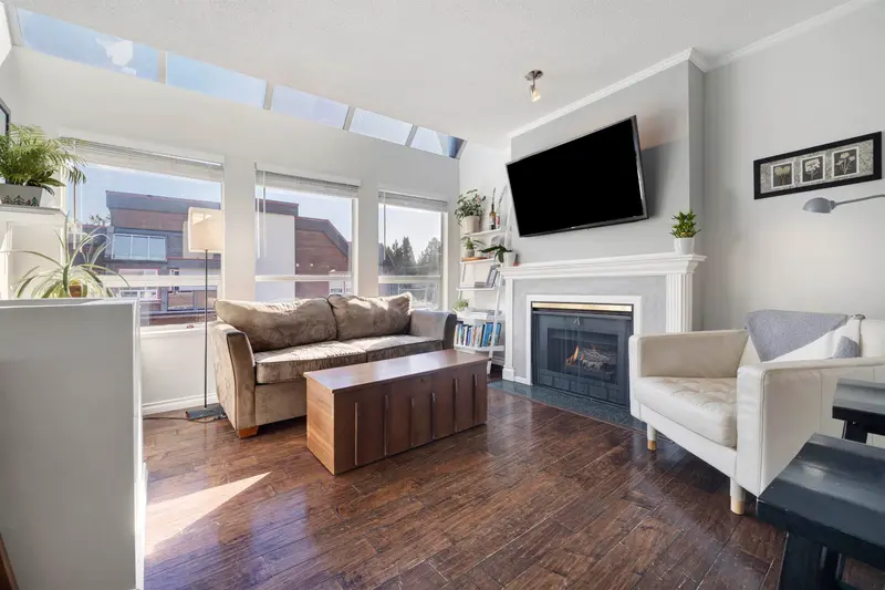 309 3721 DELBROOK AVENUE - photo 2 of 25