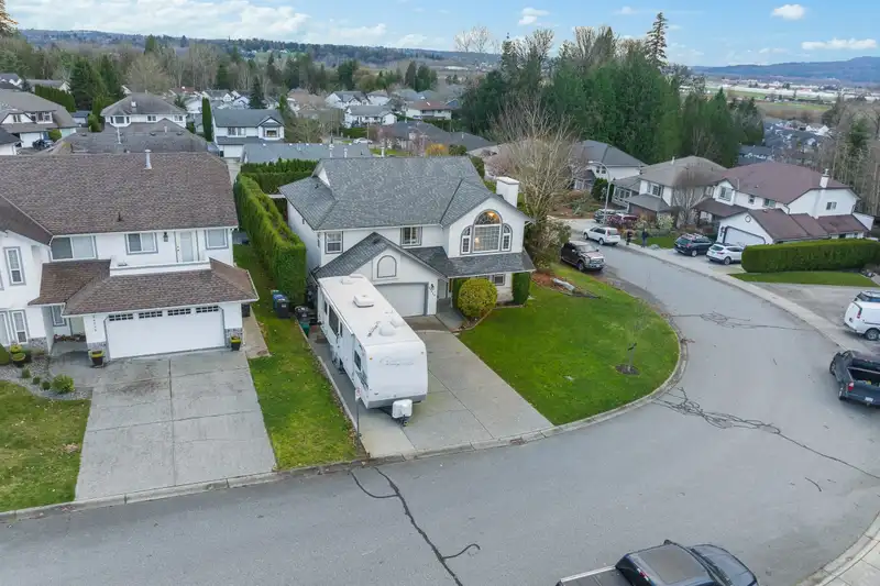 34946 MILLAR CRESCENT - photo 2 of 40