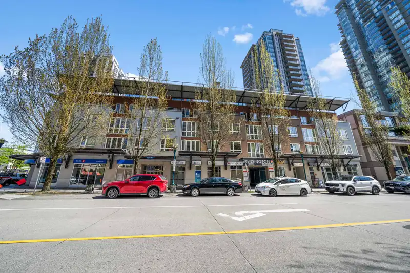 PH17 1163 THE HIGH STREET - photo 1 of 34