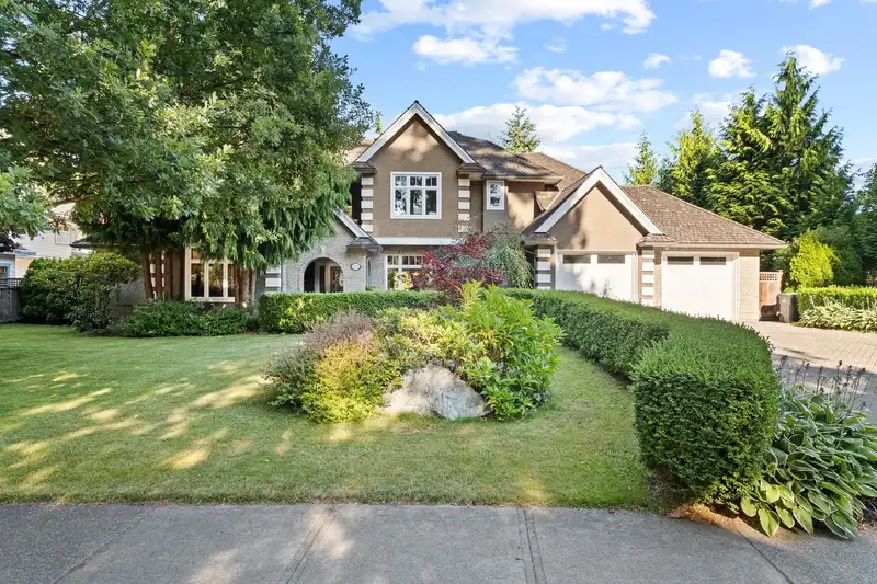 2372 132 STREET - photo 2 of 38