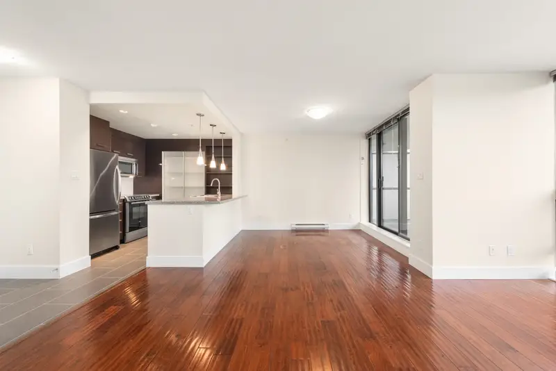 705 2959 GLEN DRIVE - photo 4 of 25