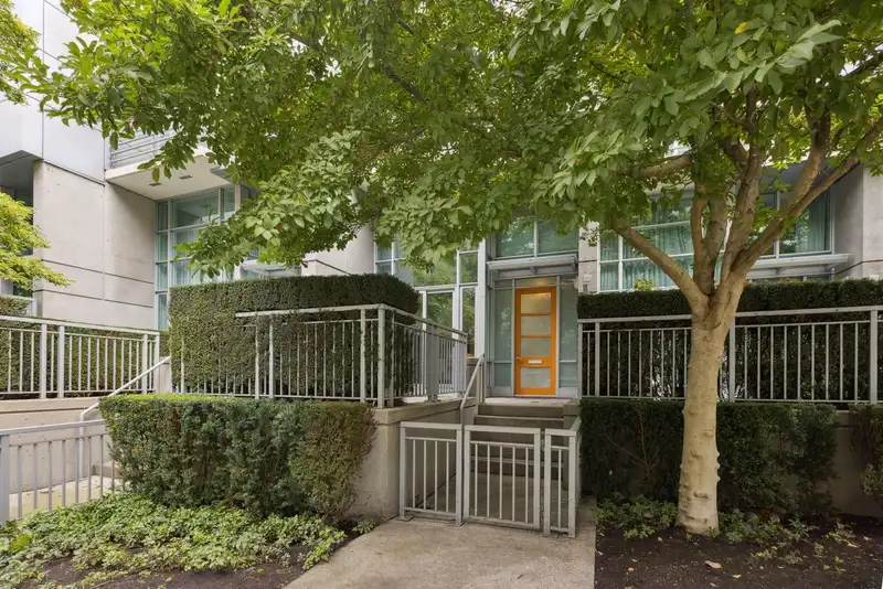 1459 W HASTINGS STREET - photo 1 of 31