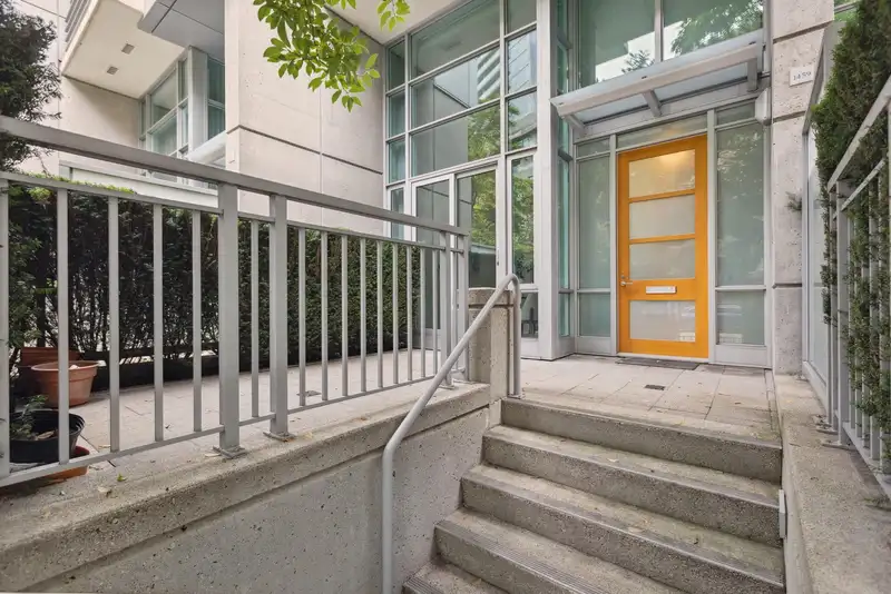 1459 W HASTINGS STREET - photo 2 of 31