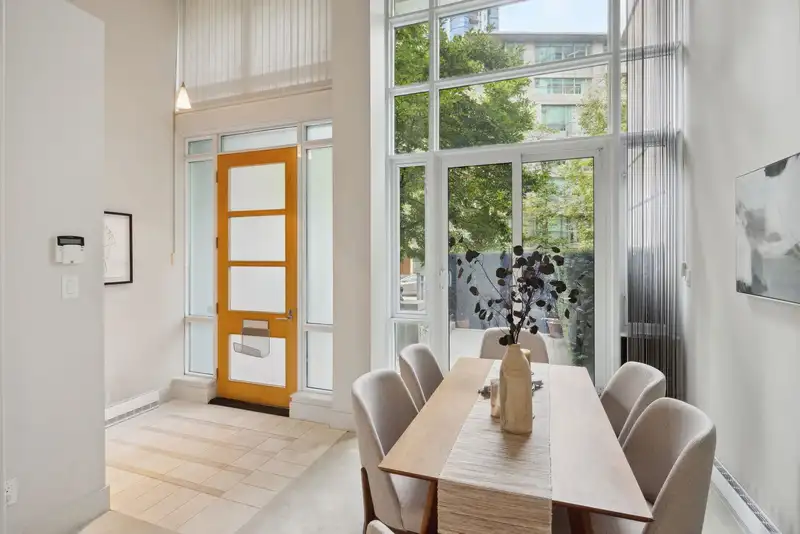 1459 W HASTINGS STREET - photo 3 of 31