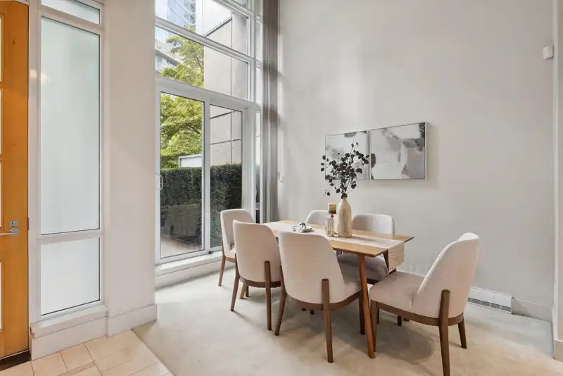 1459 W HASTINGS STREET - photo 4 of 31