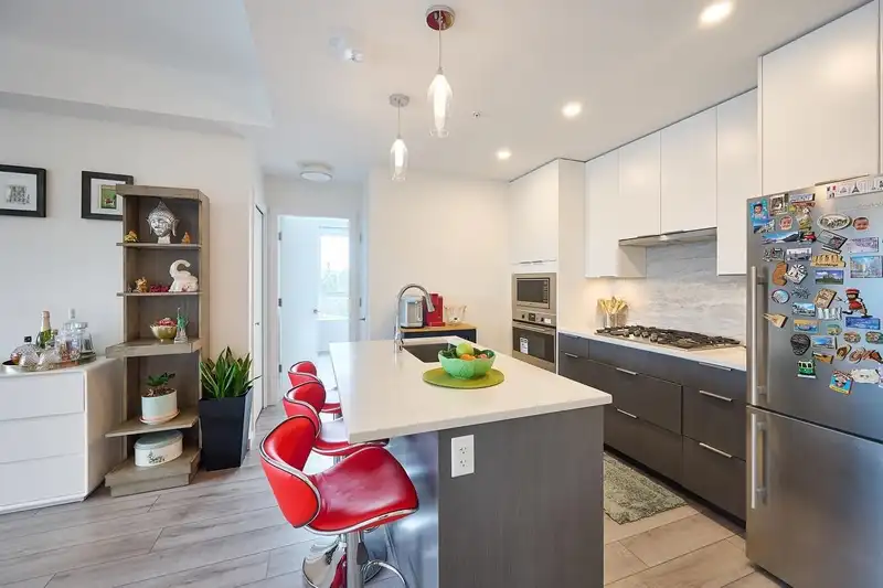 317 11641 227 STREET - photo 2 of 27