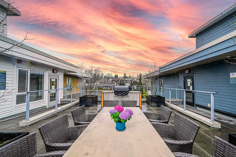 416 221 E 3RD STREET - photo 2 of 25