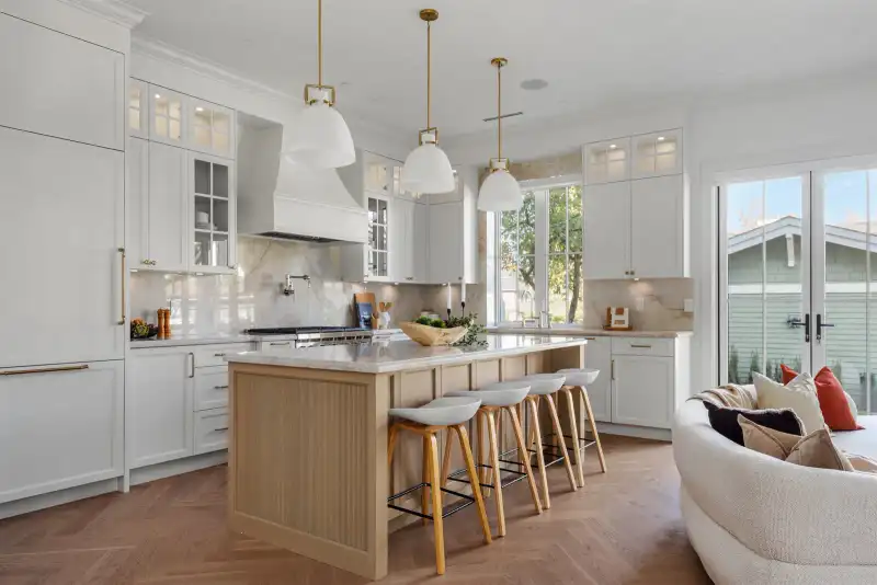 2 127 W 17TH AVENUE - photo 1 of 37
