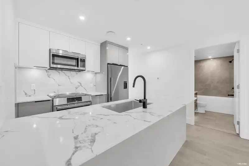 2260 E 1ST AVENUE - photo 1 of 34