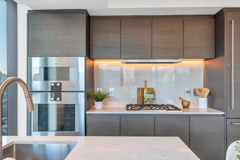 1305 1482 ROBSON STREET - photo 2 of 11