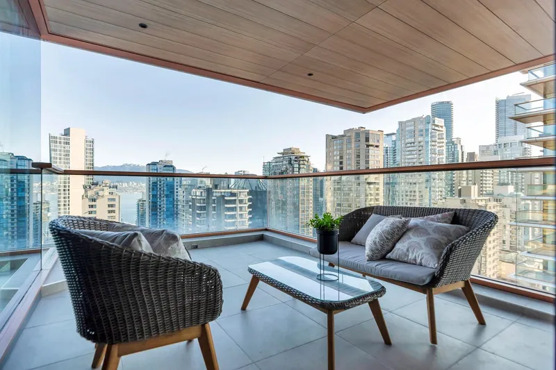 1305 1482 ROBSON STREET - photo 4 of 11