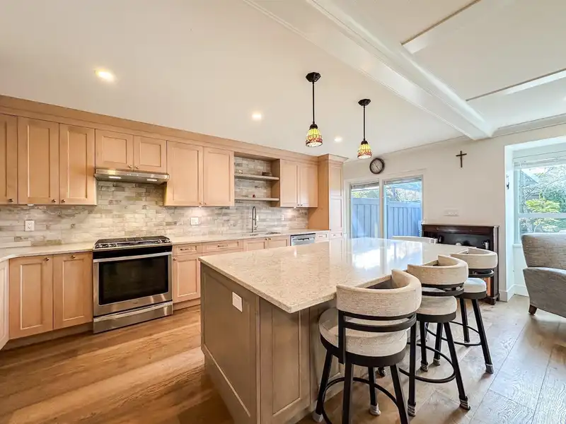 16 6320 48A AVENUE - photo 3 of 31