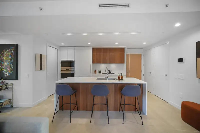 1405 885 CAMBIE STREET - photo 2 of 30