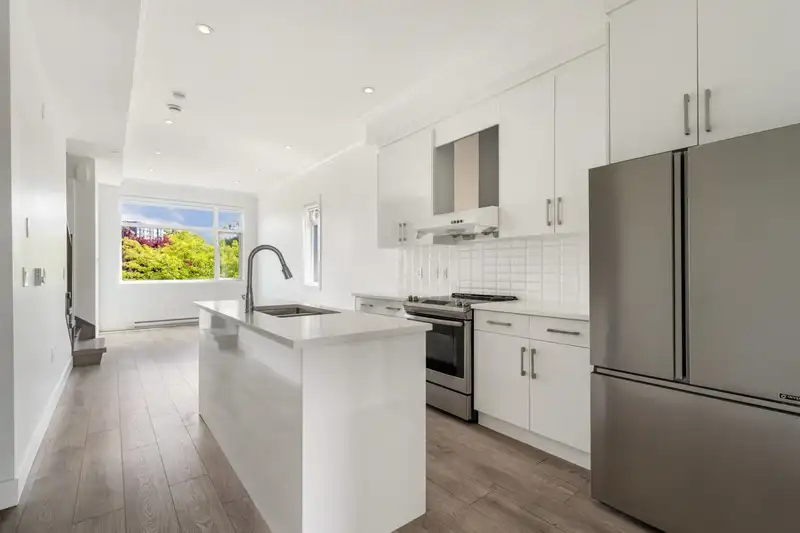 5043 CHAMBERS STREET - photo 2 of 29