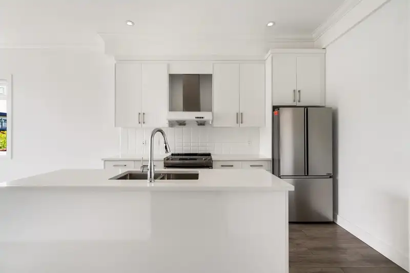 5043 CHAMBERS STREET - photo 3 of 29