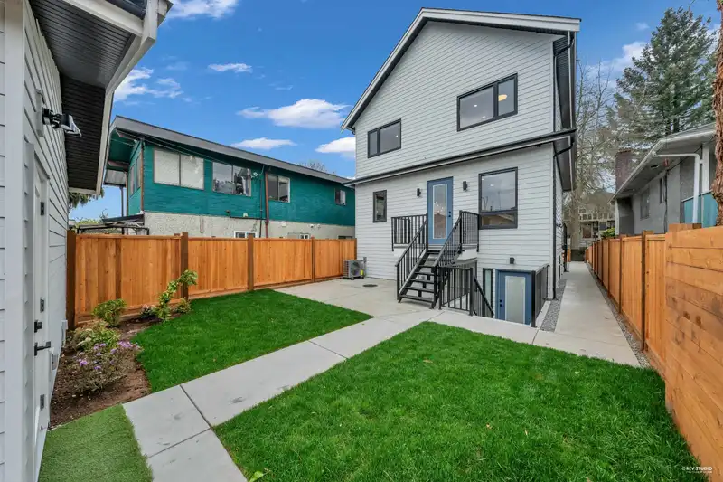 2713 CHEYENNE AVENUE - photo 3 of 28