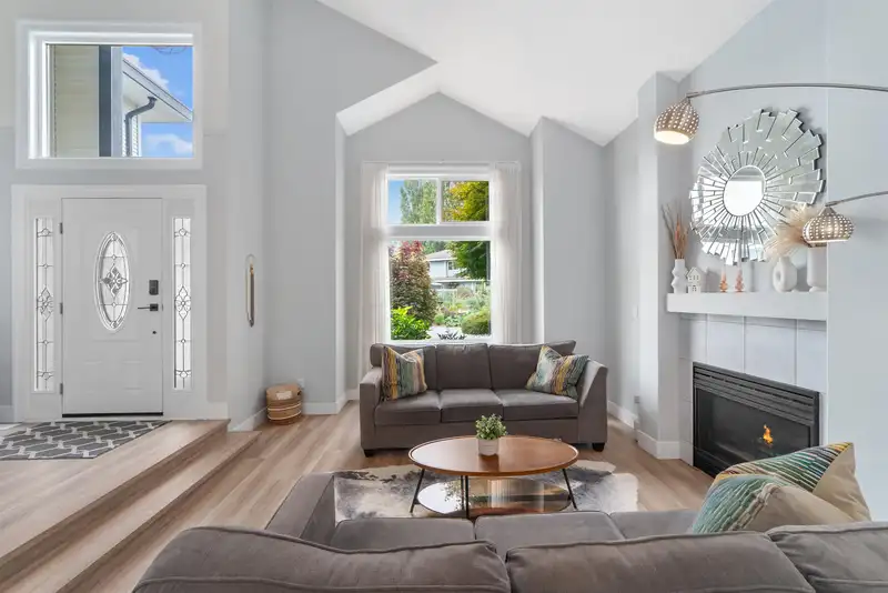 20530 124A AVENUE - photo 2 of 36