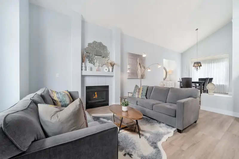 20530 124A AVENUE - photo 4 of 36