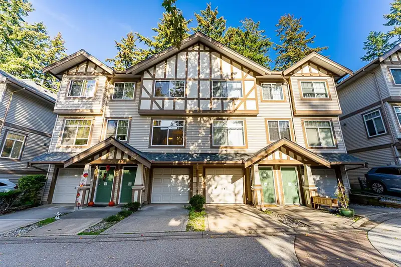 27 2678 KING GEORGE BOULEVARD - photo 1 of 37