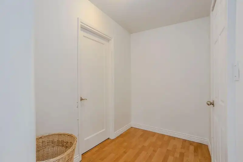 1605 E 8TH AVENUE - photo 2 of 11