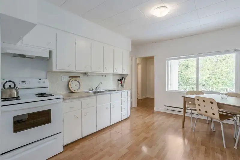 1605 E 8TH AVENUE - photo 3 of 11