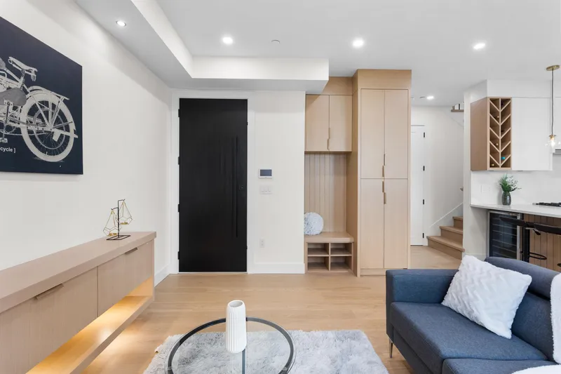 2 3429 NAPIER STREET - photo 4 of 20