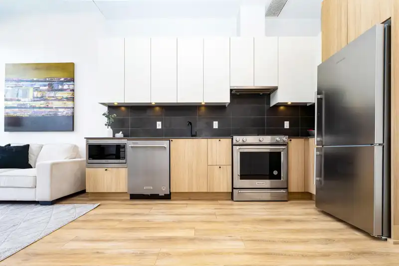 604 648 LEA AVENUE - photo 3 of 25