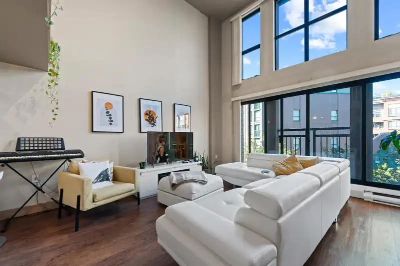 409 22 E CORDOVA STREET - photo 3 of 29