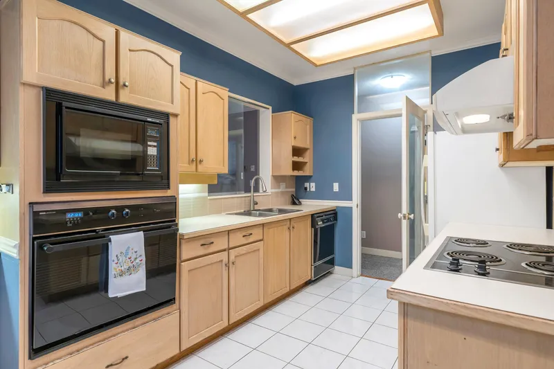 101 8560 GENERAL CURRIE ROAD - photo 2 of 25