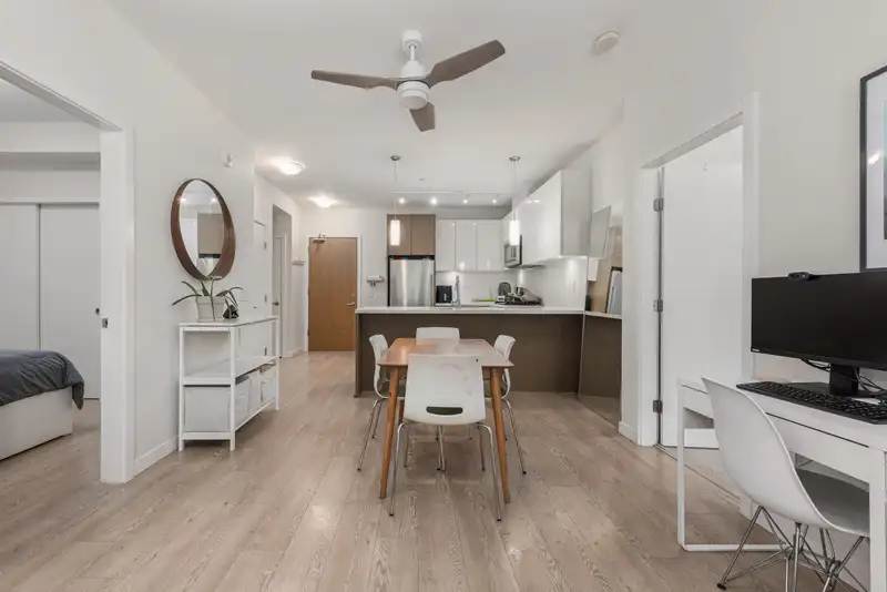 206 28 E ROYAL AVENUE - photo 4 of 40