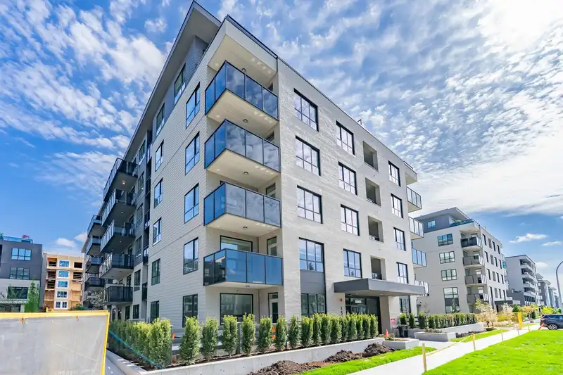 607 15735 85 AVENUE - photo 1 of 20