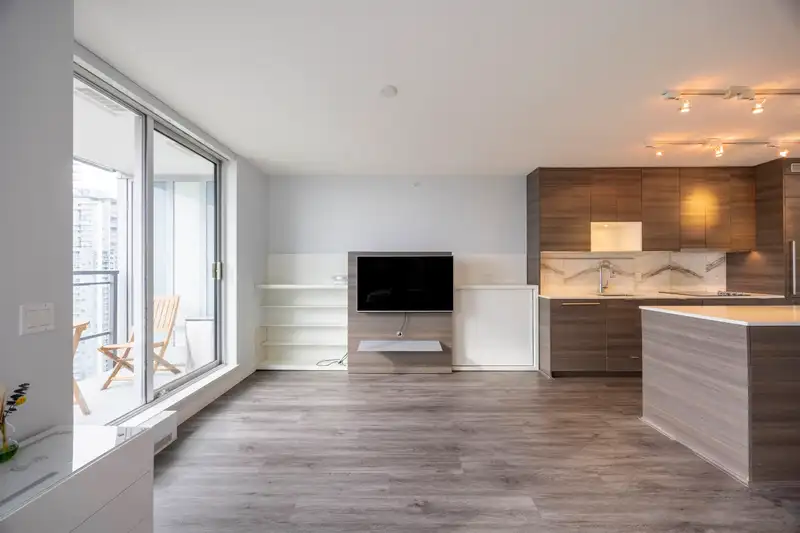 2910 13398 104 AVENUE - photo 2 of 31