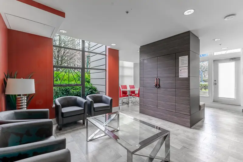 401 5380 OBEN STREET - photo 3 of 21