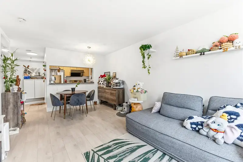 401 5380 OBEN STREET - photo 4 of 21