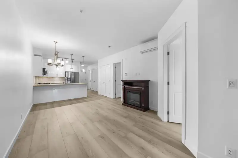 202 20376 86 AVENUE - photo 3 of 31