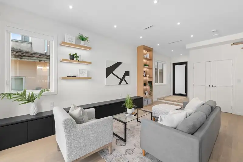 679 W 18TH AVENUE - photo 4 of 35