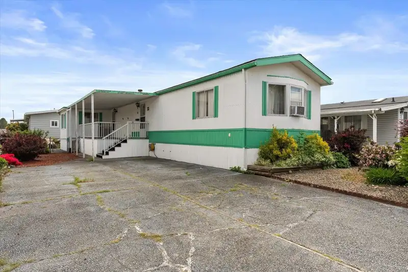33 9055 ASHWELL ROAD - photo 1 of 20