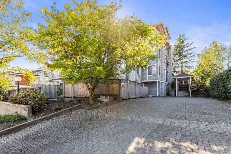 409 11671 FRASER STREET - photo 2 of 18