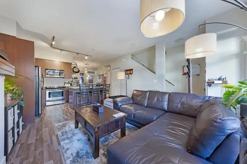 38 19478 65 AVENUE - photo 1 of 24