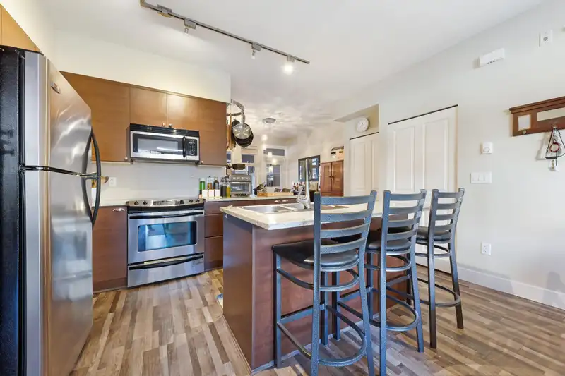 38 19478 65 AVENUE - photo 4 of 24