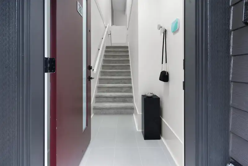 105 7895 162 STREET - photo 2 of 17