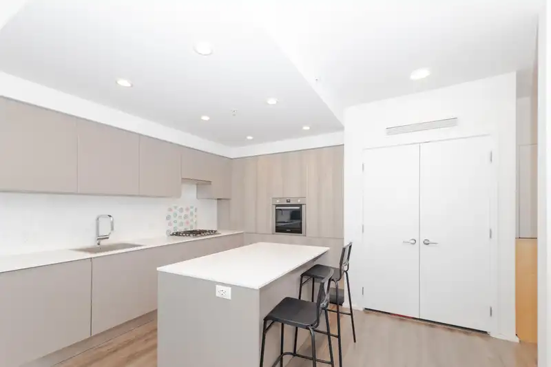 1604 3833 EVERGREEN PLACE - photo 3 of 19