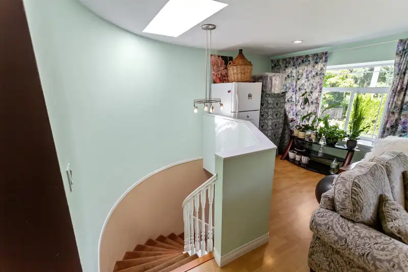 825A GREENE STREET - photo 4 of 26