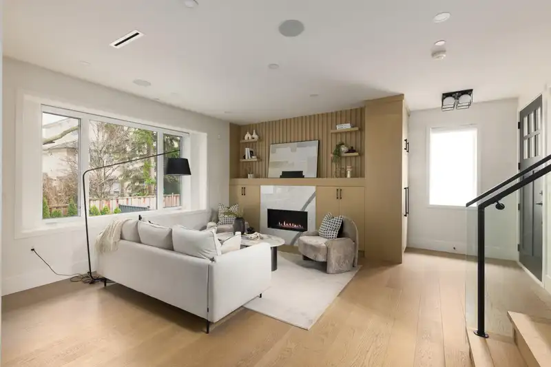 4262 WATSON STREET - photo 4 of 37