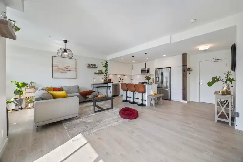 505 8327 201 STREET - photo 3 of 19