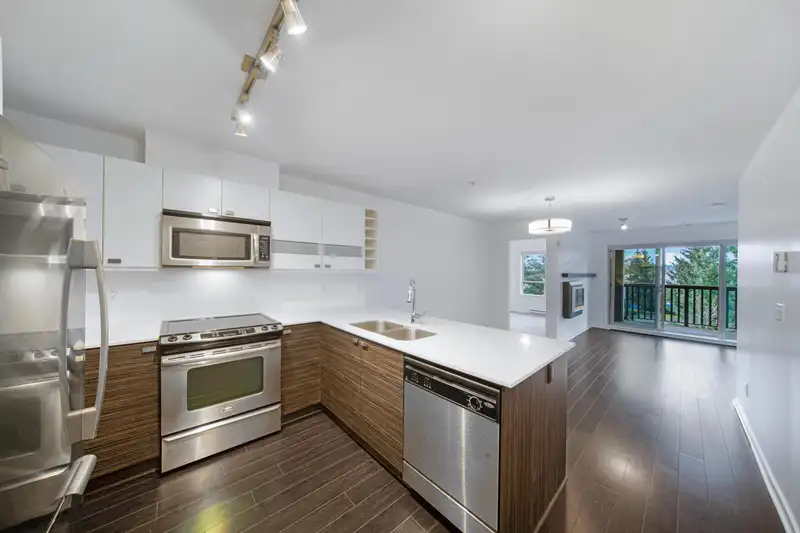 310 21009 56 AVENUE - photo 2 of 19