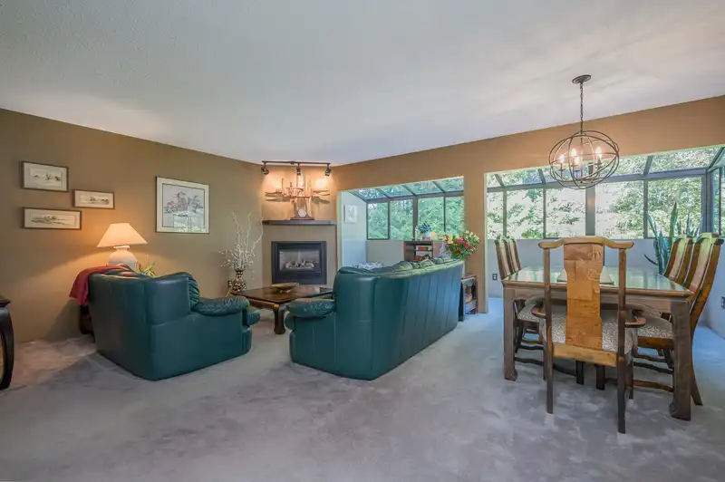 526 CARDIFF WAY - photo 4 of 38