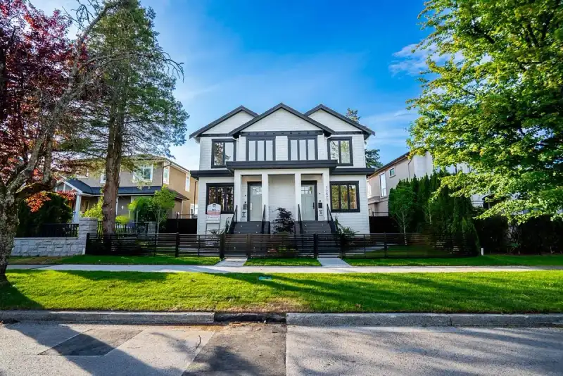 2623 MCBAIN AVENUE - photo 1 of 40